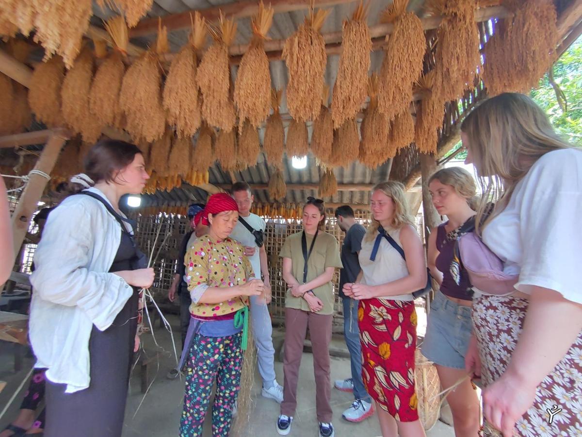 Ha Giang Lotus Hostel Motorbikes Tours Eksteriør bilde