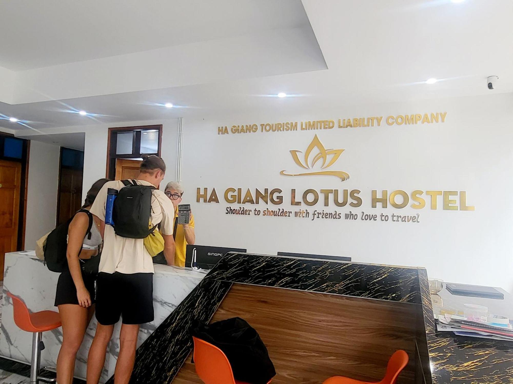 Ha Giang Lotus Hostel Motorbikes Tours Eksteriør bilde