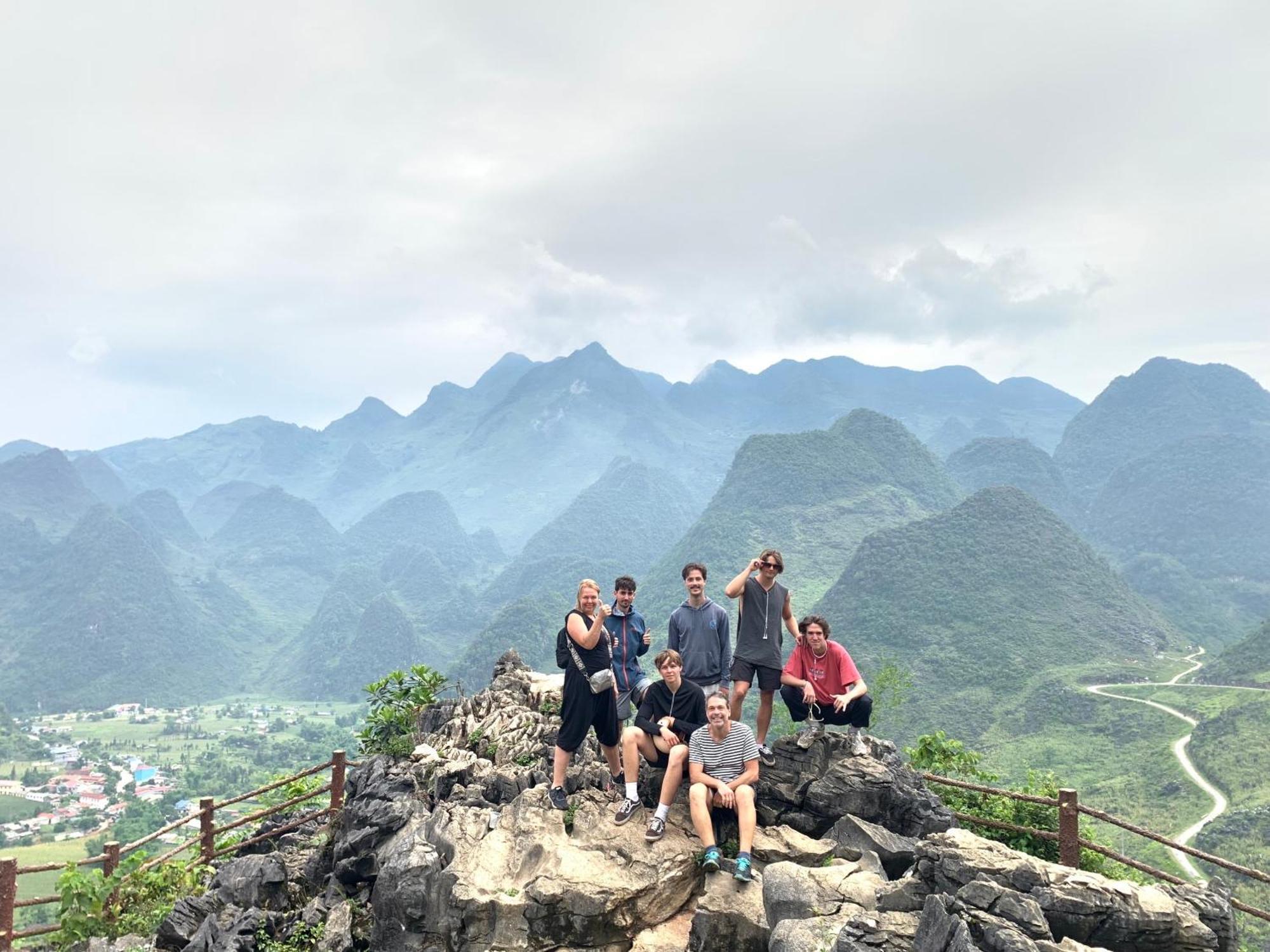 Ha Giang Lotus Hostel Motorbikes Tours Eksteriør bilde