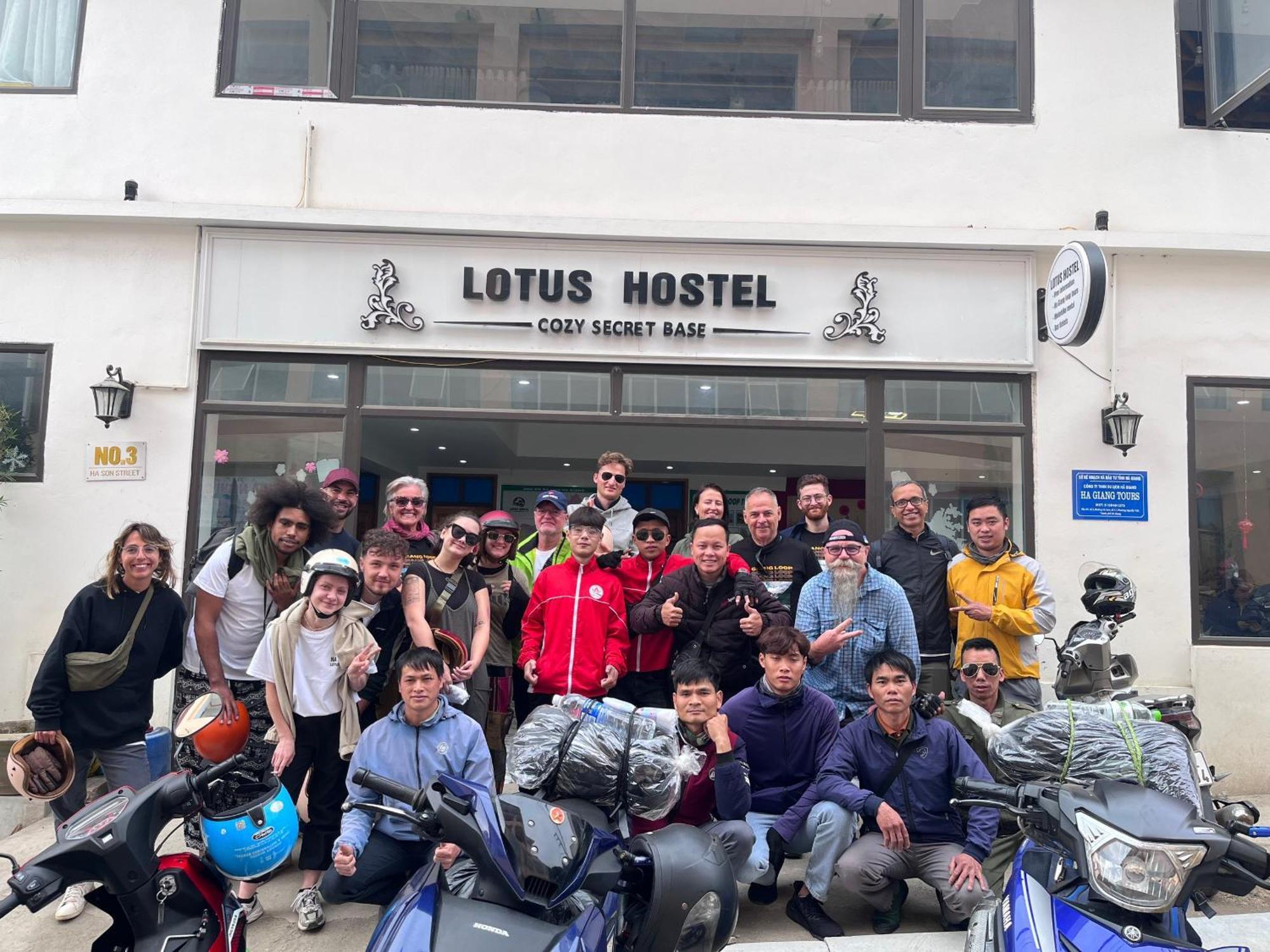 Ha Giang Lotus Hostel Motorbikes Tours Eksteriør bilde